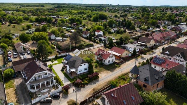 Eladó családi ház, Hévízgyörkön 94.8 M Ft, 8 szobás