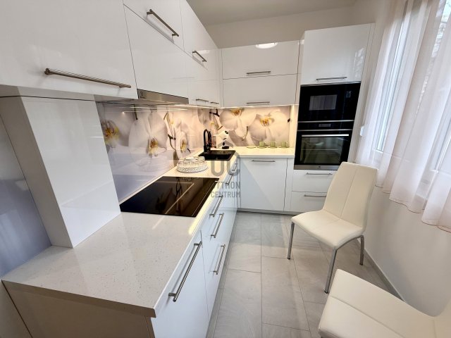 Eladó panellakás, Budapesten, XV. kerületben 89.9 M Ft, 4 szobás