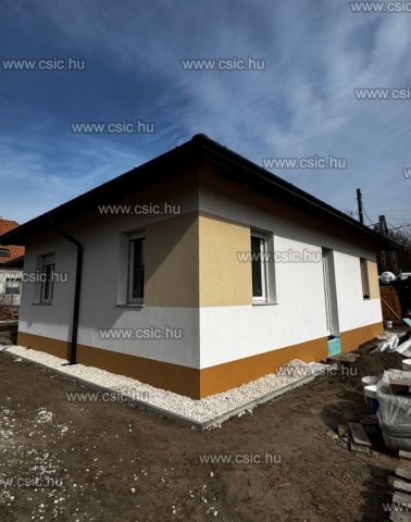 Eladó családi ház, Gödön 149.9 M Ft, 3+2 szobás