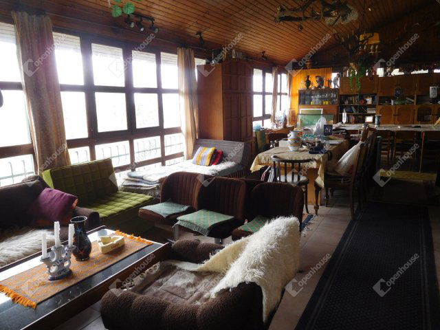 Eladó családi ház, Somlószőlősön 149.9 M Ft, 6 szobás