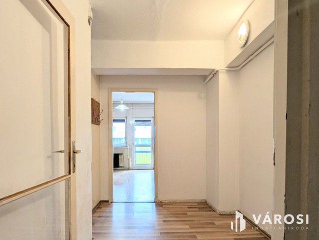 Eladó téglalakás, Békéscsabán 39.5 M Ft, 3 szobás