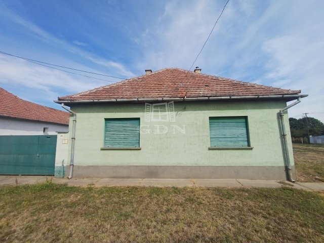 Eladó családi ház, Felsőszentivánon 15.5 M Ft, 3 szobás