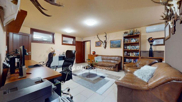 Eladó családi ház, Egerben 440 M Ft, 5 szobás