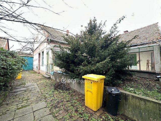 Eladó családi ház, Szentesen 47 M Ft, 6 szobás