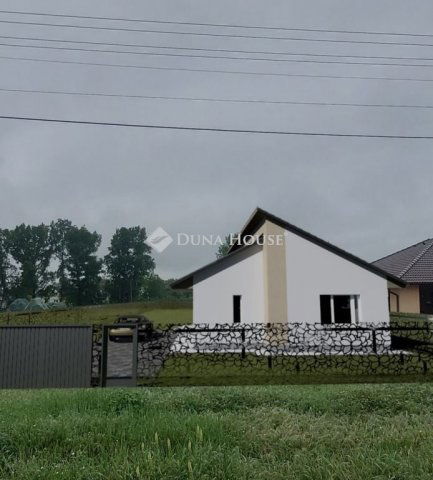 Eladó családi ház, Hernádon 79.99 M Ft, 4 szobás