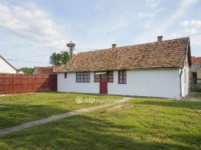 Eladó családi ház, Derecskén 10 M Ft, 2+1 szobás