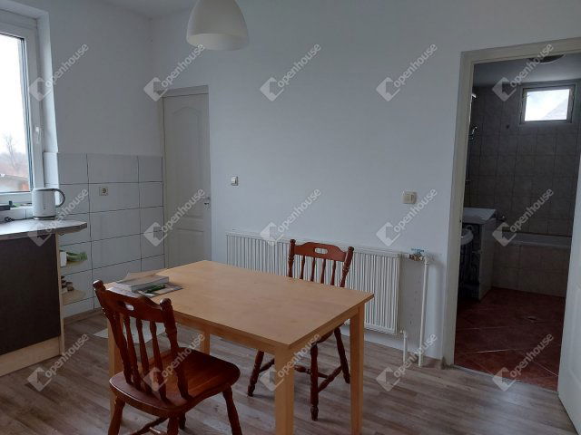 Eladó családi ház, Győrött 84.9 M Ft, 3 szobás
