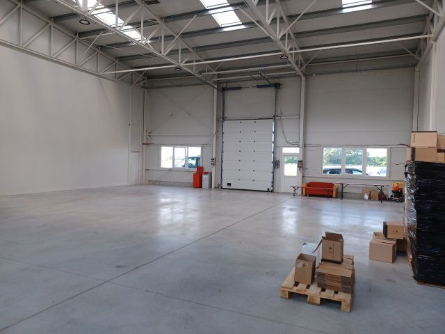 Eladó ipari ingatlan, Győrött 0.84 M Ft, 5 szobás