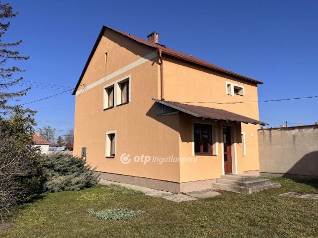 Eladó családi ház, Püspökladányban 67 M Ft, 4 szobás