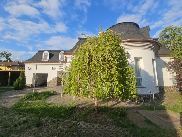 Eladó családi ház, Hajdúszoboszlón 148 M Ft, 8+1 szobás