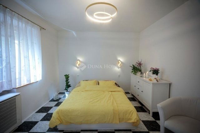 Eladó téglalakás, Budapesten, XI. kerületben 59.2 M Ft, 1 szobás