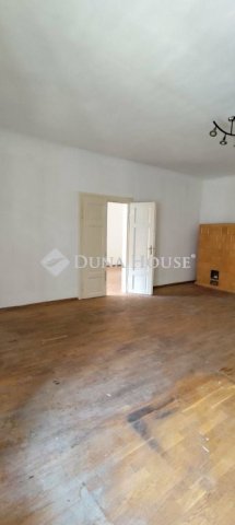 Eladó téglalakás, Sopronban 64.9 M Ft, 4 szobás