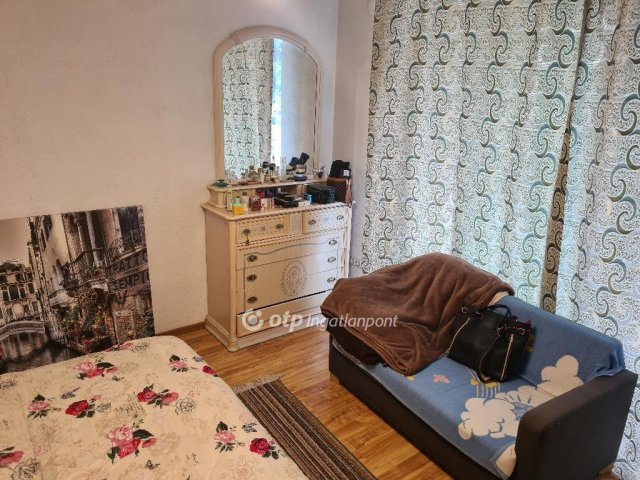 Eladó családi ház, Diósdon 250 M Ft, 6 szobás