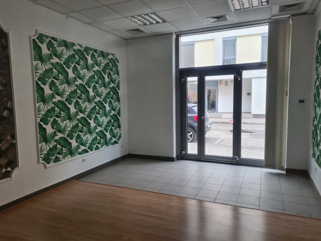 Kiadó üzlethelyiség, Győrött 140 E Ft / hó, 1+1 szobás