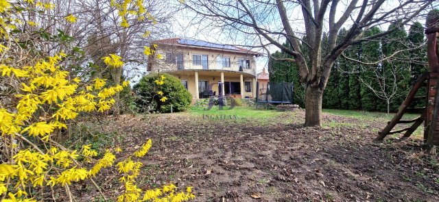 Eladó családi ház, Felcsúton 188 M Ft, 5 szobás