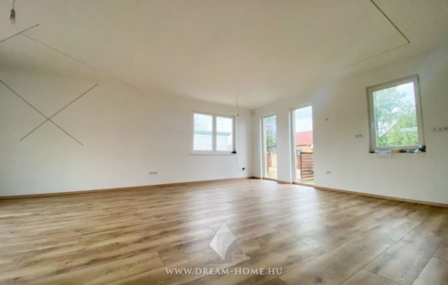 Eladó családi ház, Kecskeméten 90.5 M Ft, 4 szobás