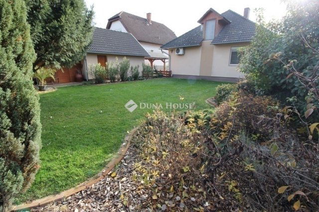 Eladó családi ház, Kecskeméten 99.9 M Ft, 5 szobás