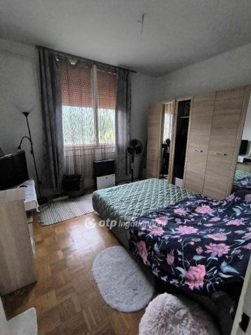 Eladó téglalakás, Salgótarjánban 9.9 M Ft, 1+1 szobás