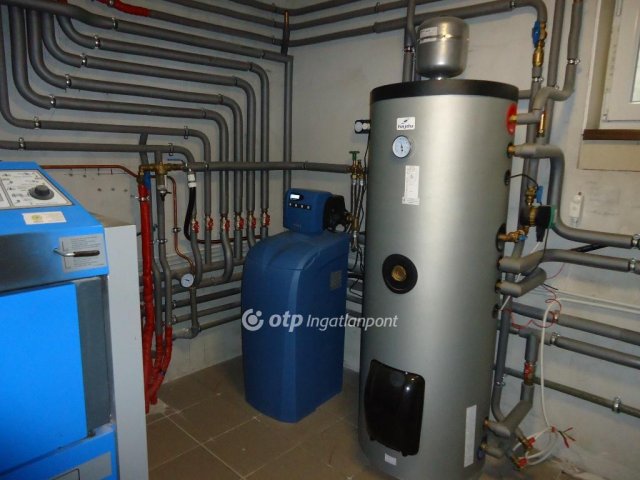 Eladó családi ház, Veszprémvarsányon 119 M Ft, 6 szobás