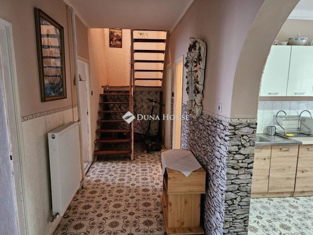 Eladó családi ház, Ráckeresztúron 75 M Ft, 5 szobás