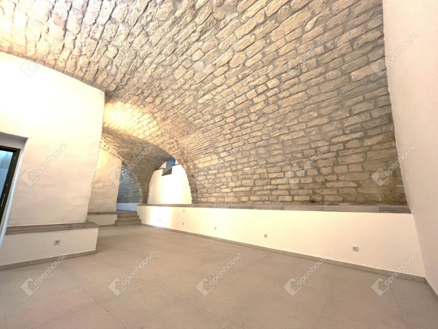 Eladó téglalakás, Sopronban 102.5 M Ft, 2 szobás
