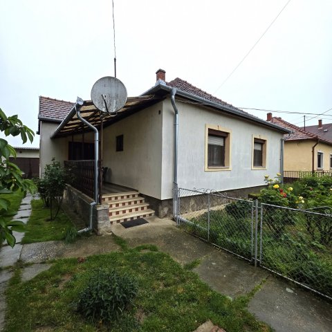 Eladó családi ház, Zalaegerszegen 44.9 M Ft, 3 szobás