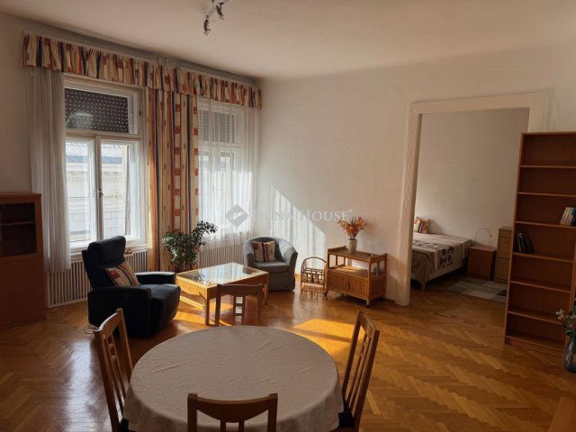 Eladó téglalakás, Budapesten, V. kerületben 159 M Ft, 2 szobás