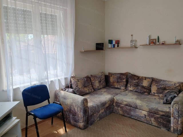 Eladó családi ház, Tiszajenőn 22.9 M Ft, 2 szobás