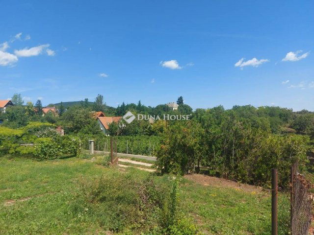 Eladó nyaraló, Csopakon, Falukertje utcában 115 M Ft, 5 szobás