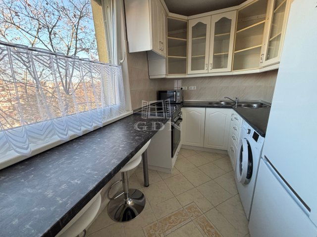 Kiadó panellakás, albérlet, Komáromban 180 E Ft / hó, 2 szobás