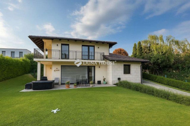 Eladó családi ház, Budaörsön 318 M Ft, 5 szobás
