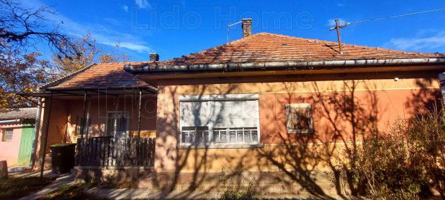 Eladó családi ház, Bálványoson 40 M Ft, 3 szobás