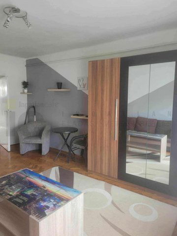 Eladó téglalakás, Szegeden 38 M Ft, 1 szobás