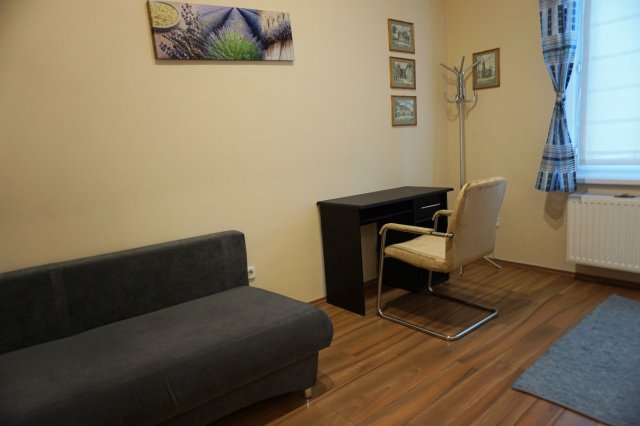 Eladó téglalakás, Győrött 75 M Ft, 2+1 szobás