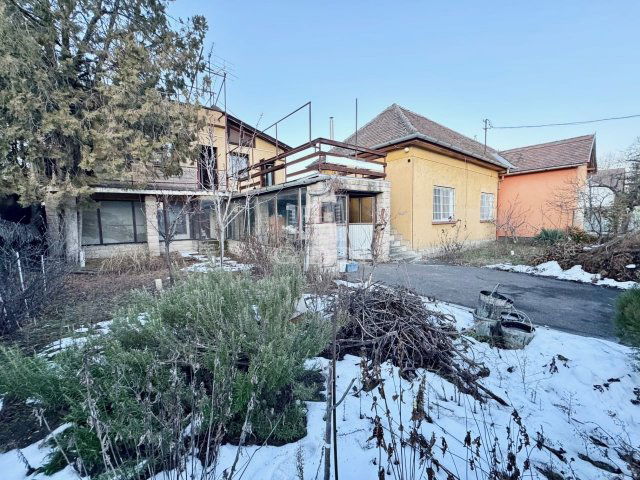 Eladó családi ház, Budapesten, III. kerületben 140 M Ft