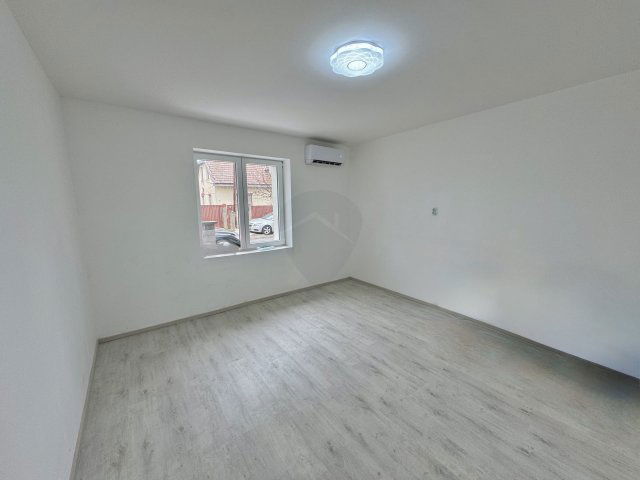 Eladó családi ház, Valkón 42 M Ft, 2 szobás