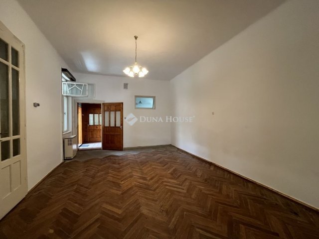 Eladó családi ház, Kalocsán 22 M Ft, 2 szobás