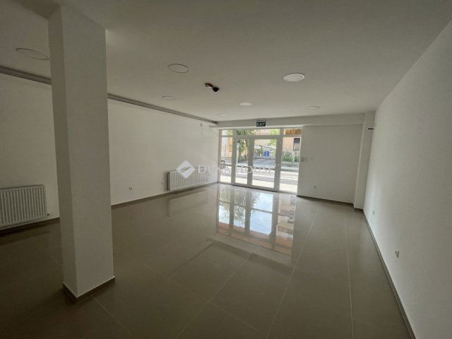 Kiadó üzlethelyiség, Nagykátán 250 E Ft / hó