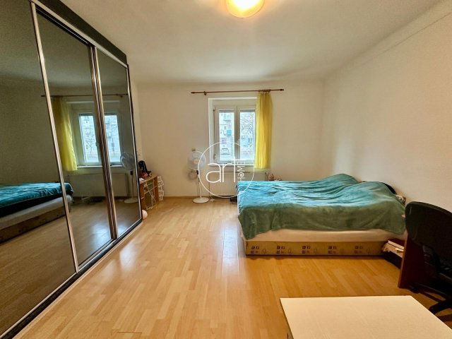 Eladó téglalakás, Szegeden, Párizsi körúton 44.5 M Ft