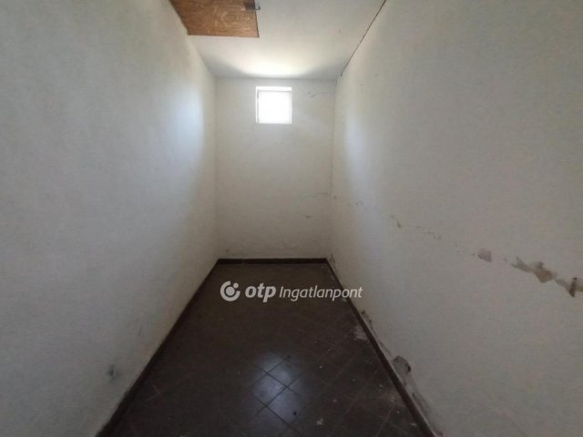 Eladó családi ház, Jászdózsán 12.5 M Ft, 4 szobás