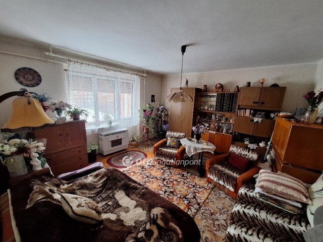 Eladó téglalakás, Salgótarjánban 9.99 M Ft, 2 szobás