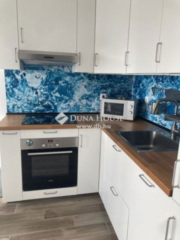 Eladó téglalakás, Pécsett 77.625 M Ft, 3 szobás