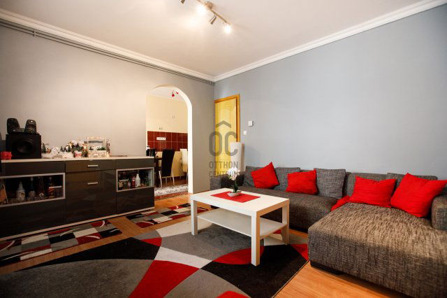 Eladó családi ház, Dunabogdányban 135 M Ft, 8 szobás