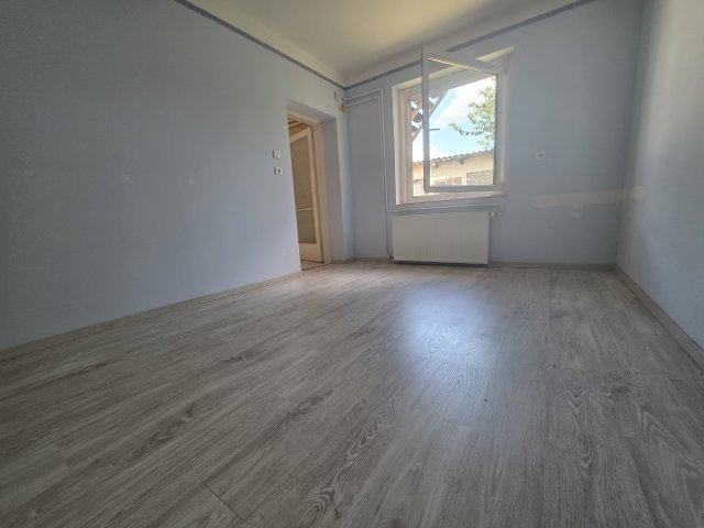 Eladó családi ház, Monoron, Szélmalom úton 65 M Ft, 2 szobás