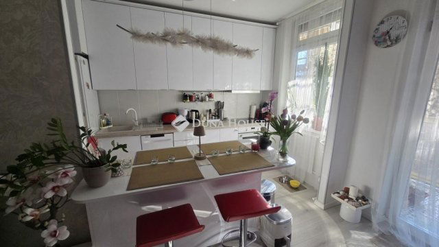 Eladó téglalakás, Budapesten, II. kerületben, Fillér utcában