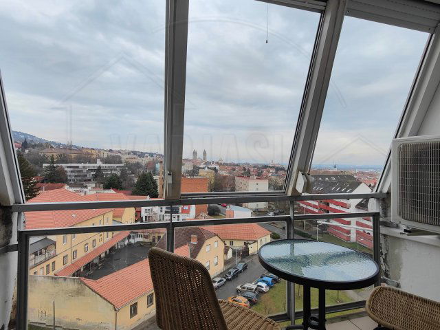 Kiadó panellakás, albérlet, Pécsett, Xavér utcában, 1+1 szobás