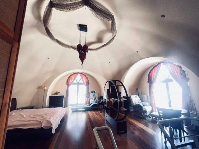 Eladó téglalakás, Budapesten, VI. kerületben 129 M Ft, 2 szobás