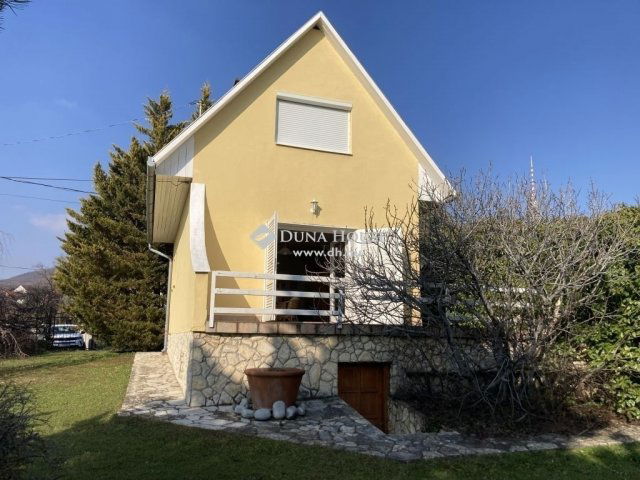 Eladó családi ház, Pécsett 59.9 M Ft, 3 szobás