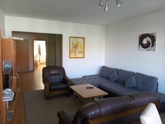 Kiadó téglalakás, albérlet, Pécsett, Király utcában, 4 szobás