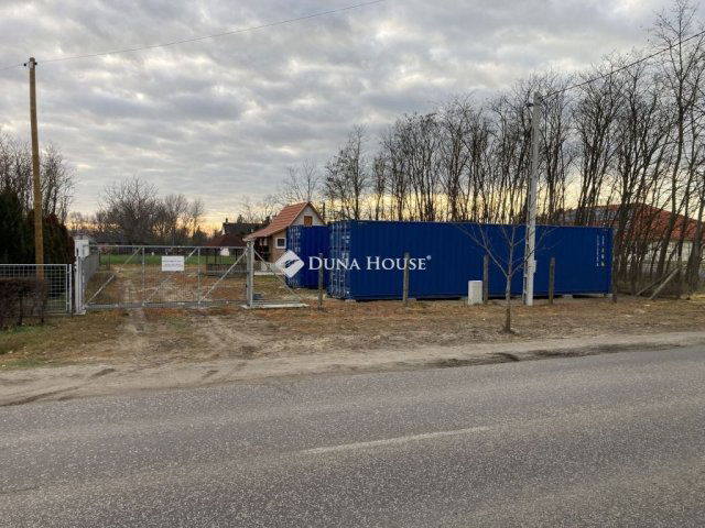 Kiadó ipari ingatlan, Helvécián 200 E Ft / hó